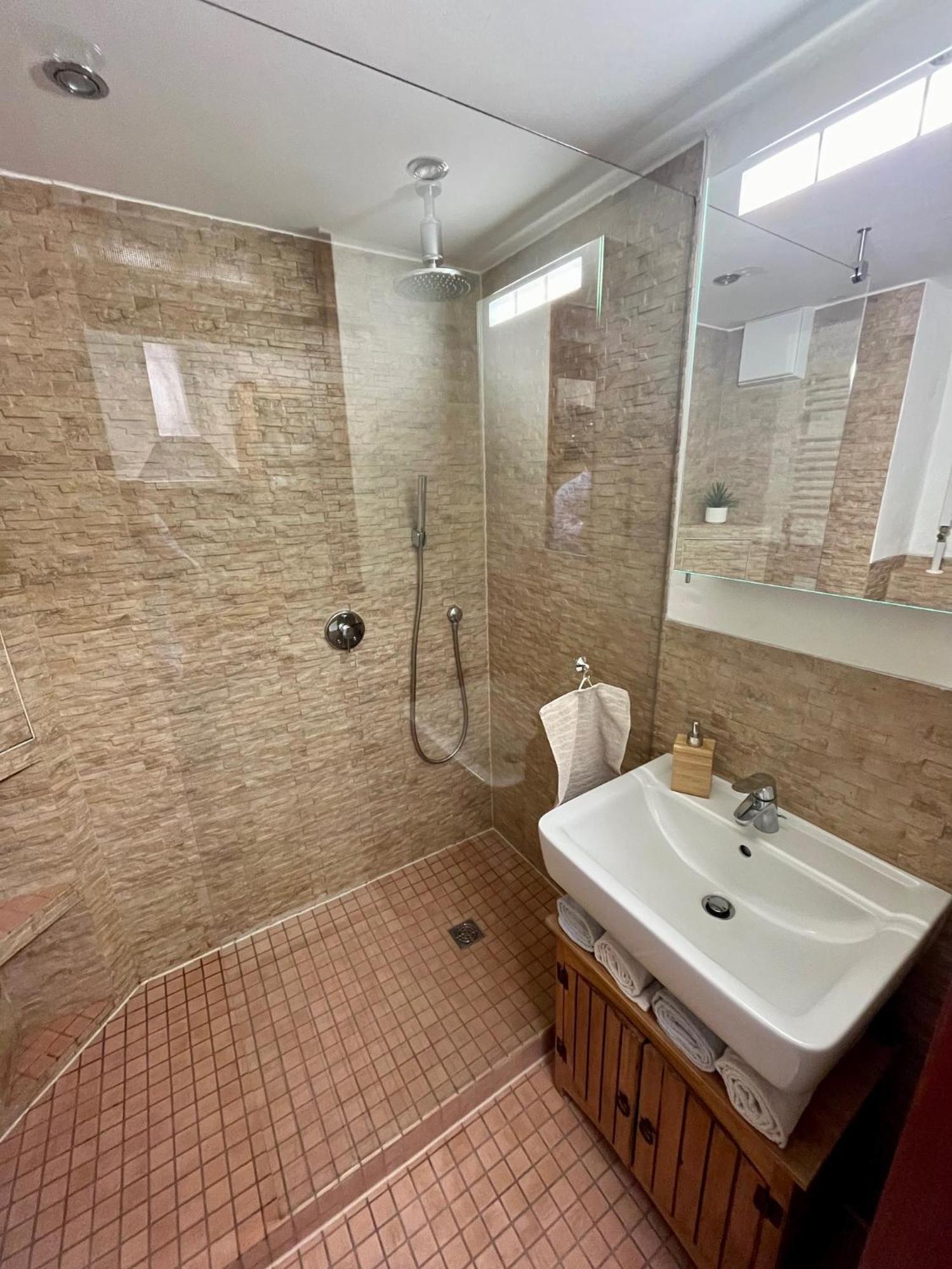Stylish Suite Oldtown Free Parking Air Condition ไฮเดลเบิร์ก ภายนอก รูปภาพ