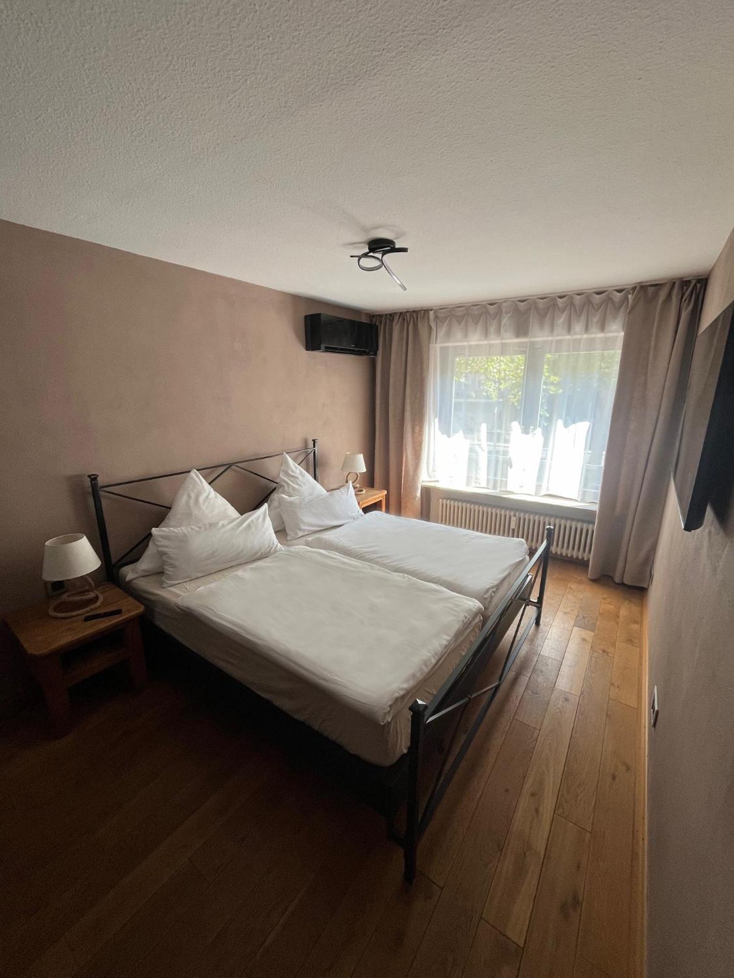 Stylish Suite Oldtown Free Parking Air Condition ไฮเดลเบิร์ก ภายนอก รูปภาพ